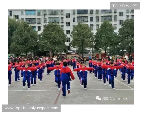 体操俱乐部推进线上课程与线下集训相结合教学模式，体操训练营报名电话多少
