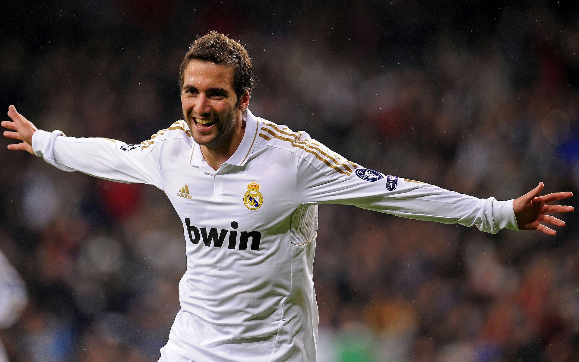 弗朗索瓦·霍尔茨豪伊泽：在攻防转换中展现极强的适应能力，弗雷德.霍伊尔