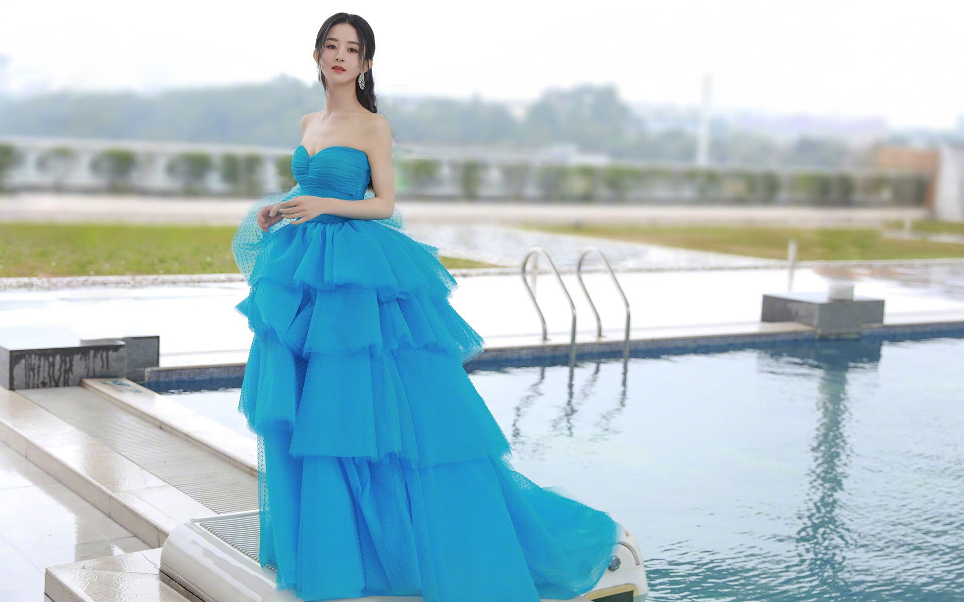 开云体育登录-米兰双雄竞争激烈，争夺意甲冠军